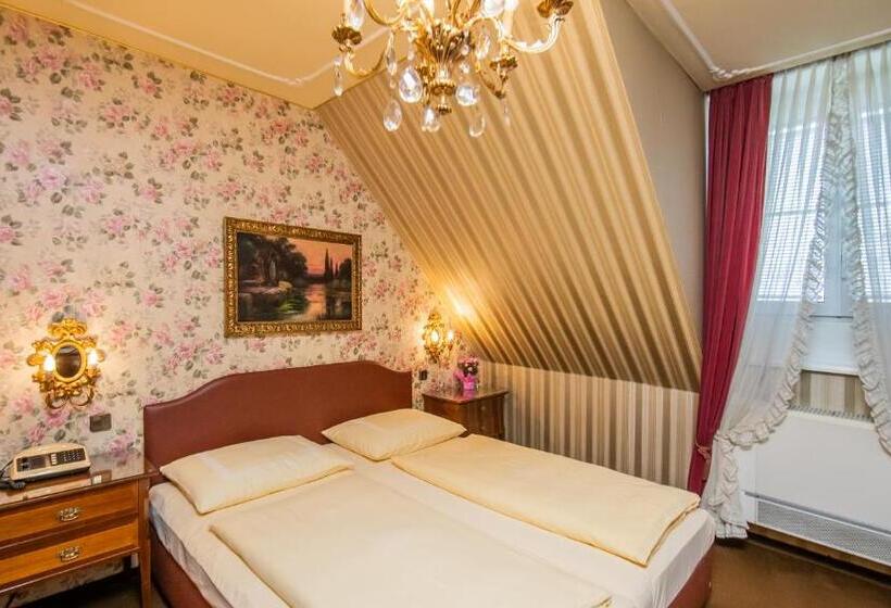 Номер Стандарт, Palais Porcia