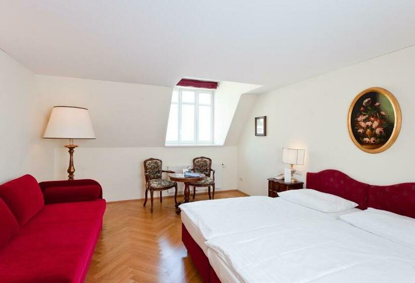 اتاق سوپریور, Regina