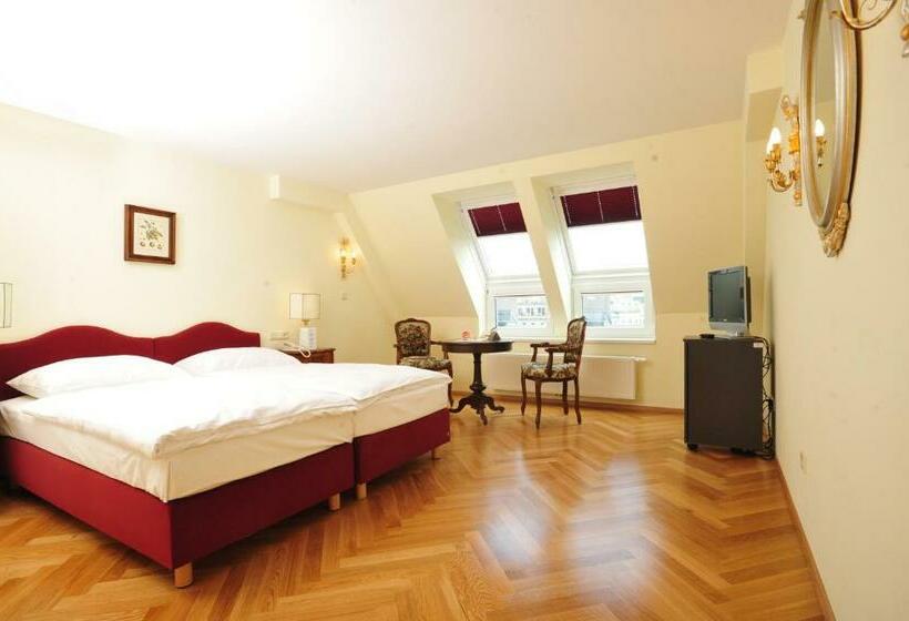 اتاق سوپریور, Regina