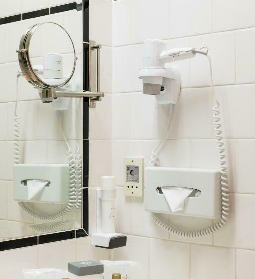 اتاق لوکس, Regina