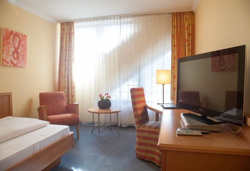 Habitación Estàndard Individual, Jakob