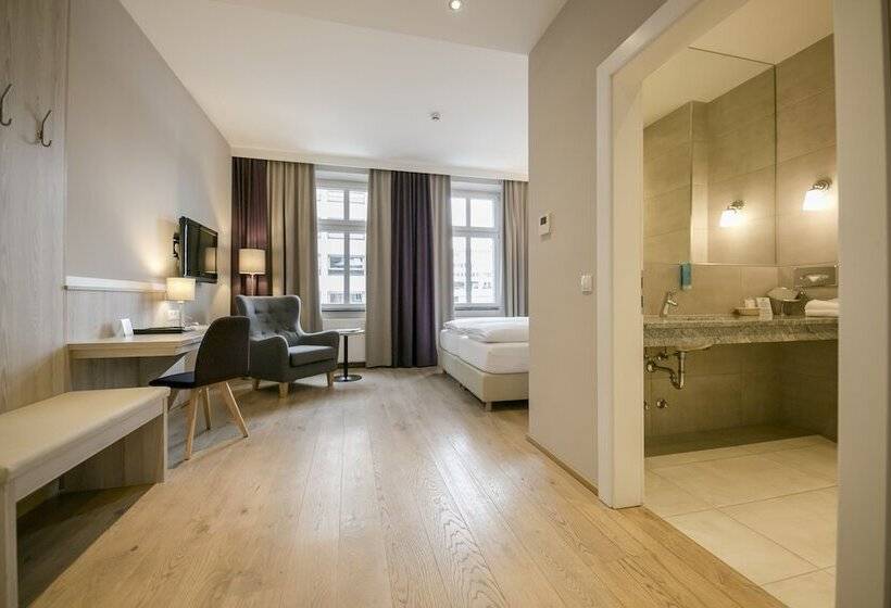 חדר קומפורט, Sailer