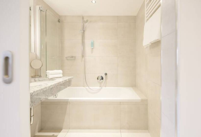 חדר קומפורט, Sailer