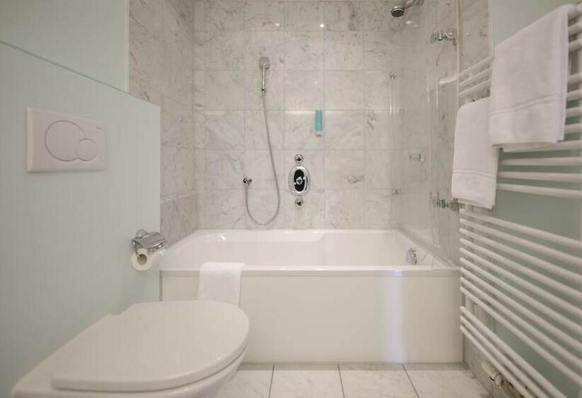 高级大房间, Sailer