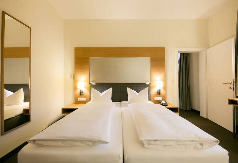 小型套房, Sailer