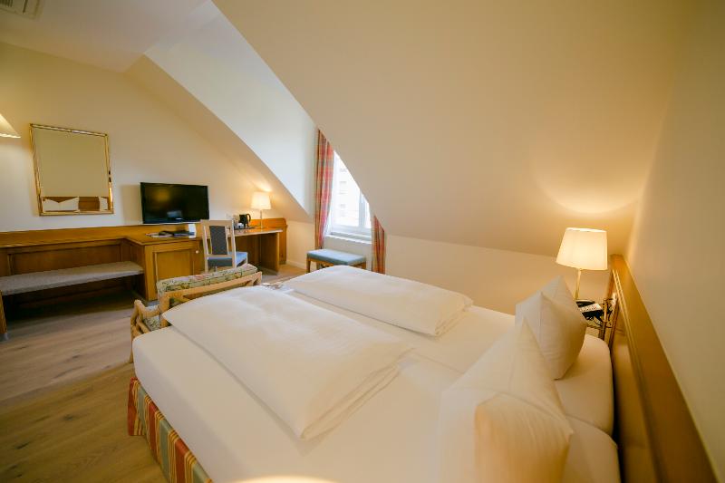 高级大房间, Sailer