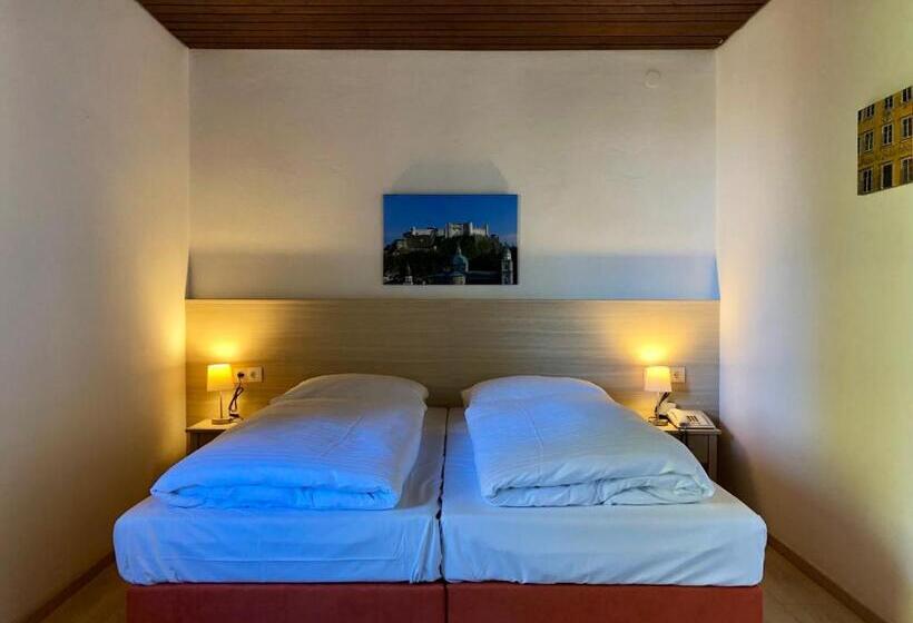 اتاق خانوادگی, Schöne Aussicht