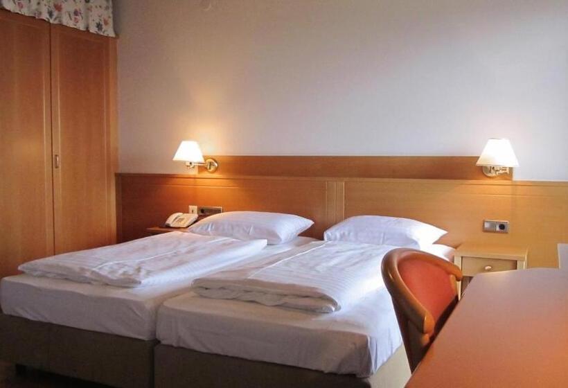 اتاق لوکس با بالکن, Schöne Aussicht