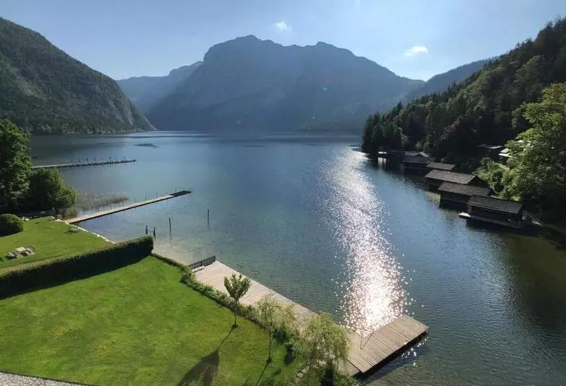 Superior room with lake view, Seevilla Altaussee