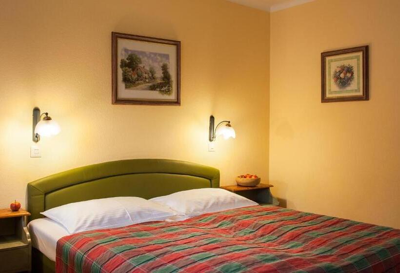 スタンダードルーム, St. Georg