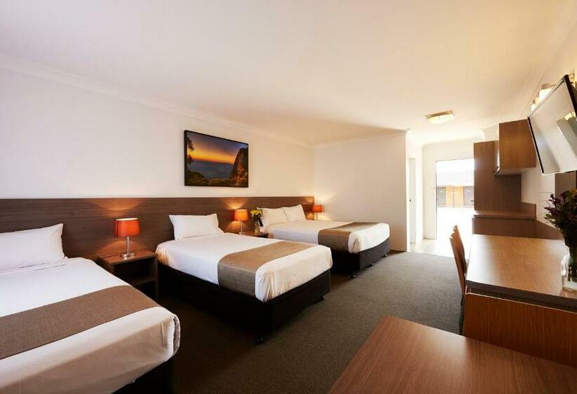 Семейный Номер, Adelong Motel