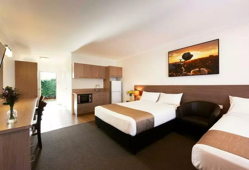 デラックススイート, Adelong Motel