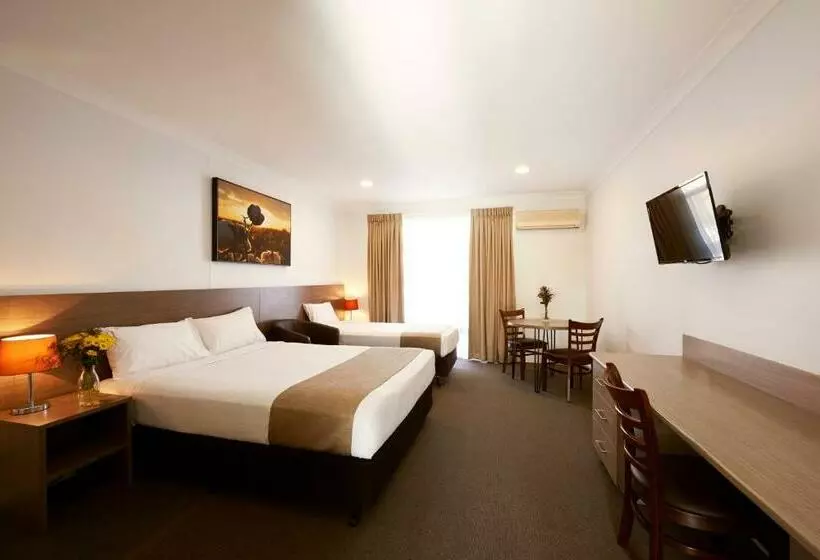 デラックススイート, Adelong Motel