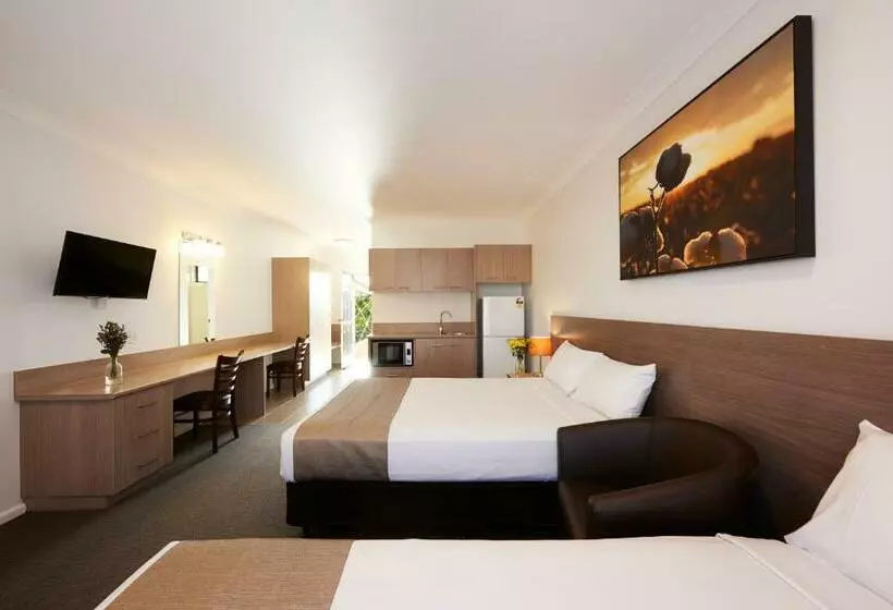 デラックススイート, Adelong Motel