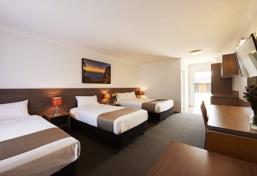 חדר משפחתי, Adelong Motel