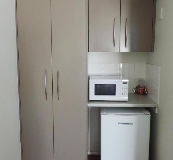 اتاق استاندارد, Burke & Wills Mt Isa