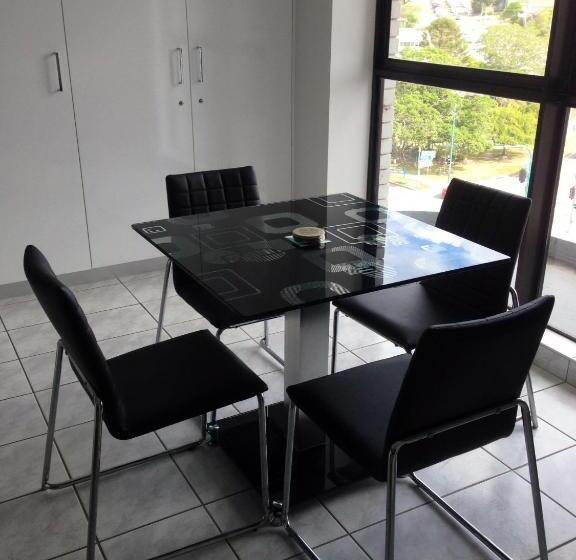 Superior 2-bedroom flat with sea view, Burleigh Gardens North Hi Rise Holiday Apartments