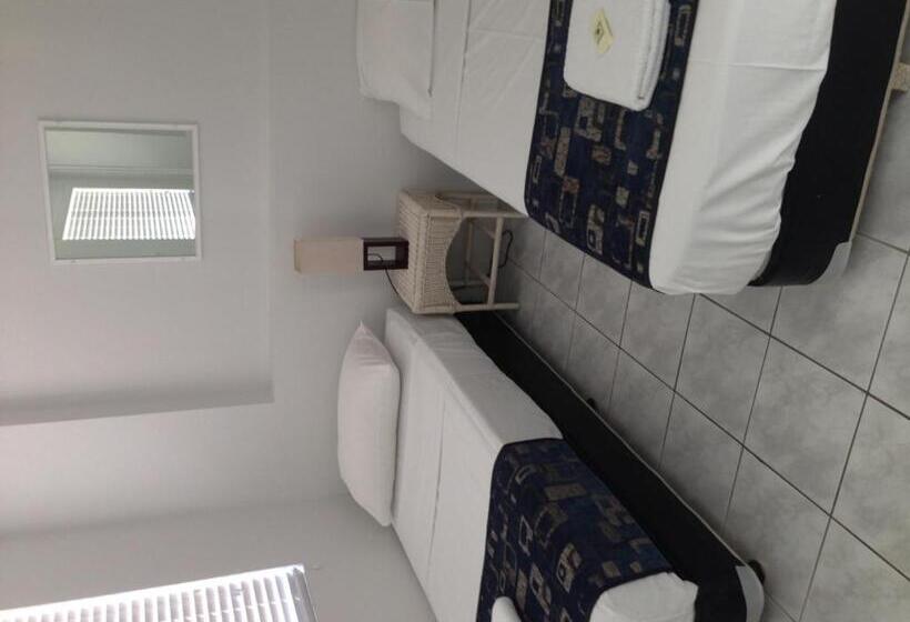 Superior 2-bedroom flat with sea view, Burleigh Gardens North Hi Rise Holiday Apartments