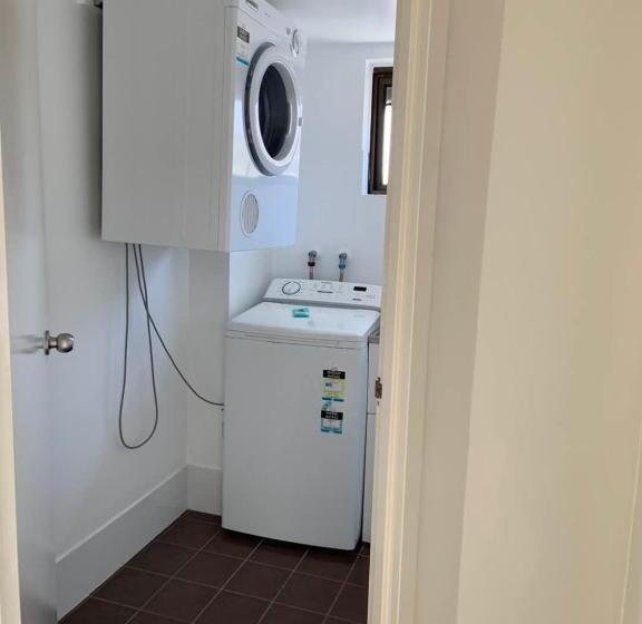 Superior 2-bedroom flat with sea view, Burleigh Gardens North Hi Rise Holiday Apartments