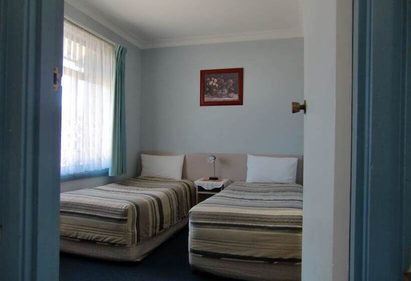 Семейный Номер, Castle Motel Bairnsdale