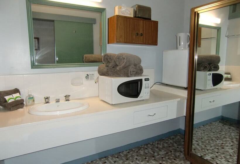 Номер Стандарт, Castle Motel Bairnsdale