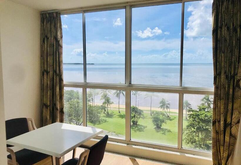 Люкс Вид на Море, Acacia Court