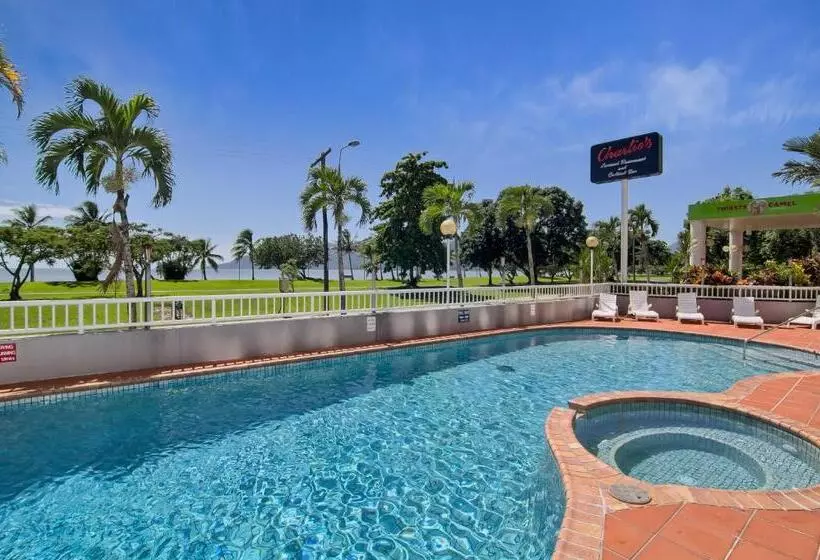 マウンテンビューデラックスルーム, Acacia Court