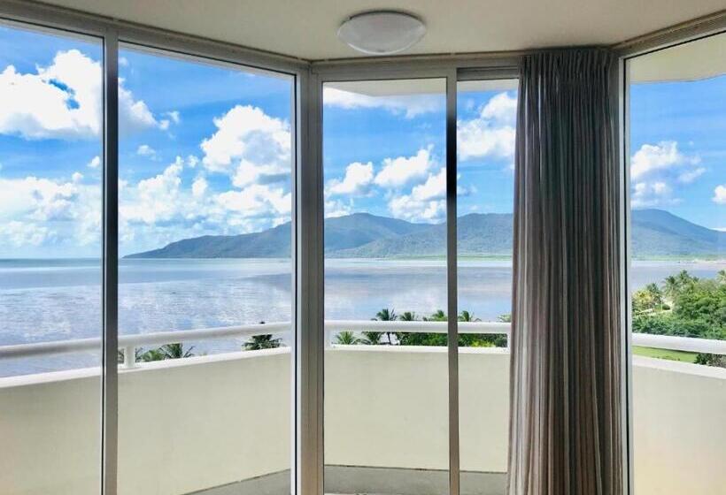 Люкс Вид на Море, Acacia Court