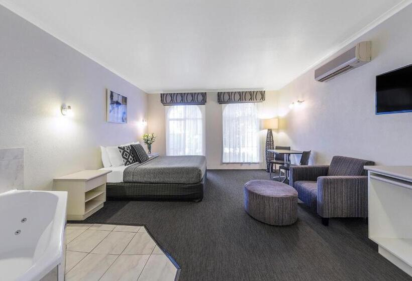 带大床的套房, Cathedral Motor Inn