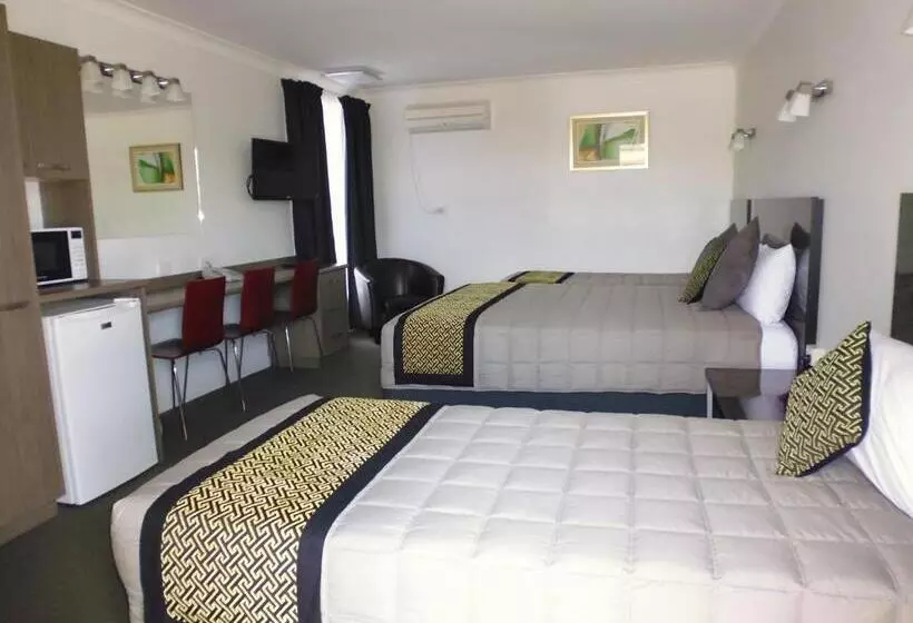 Perhehuone, Burke & Wills Motor Inn