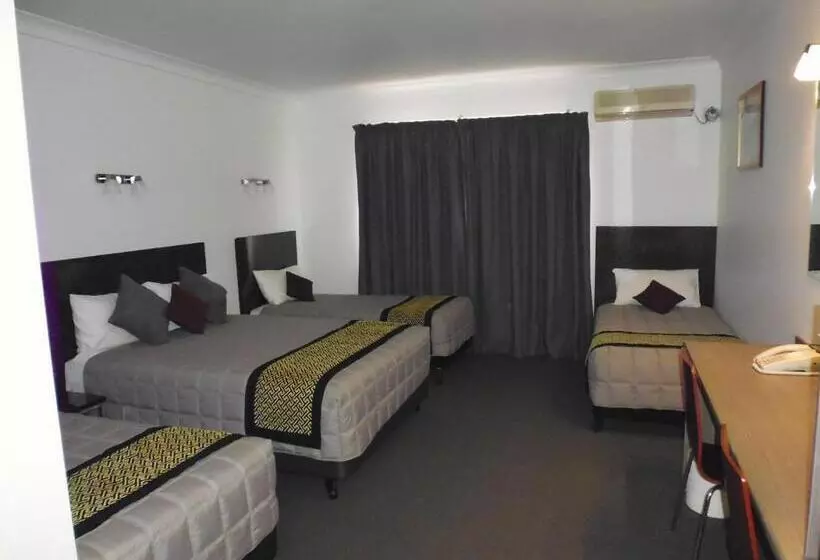 Perhehuone, Burke & Wills Motor Inn