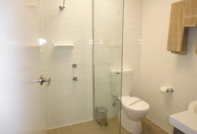 家庭间, Burke & Wills Motor Inn