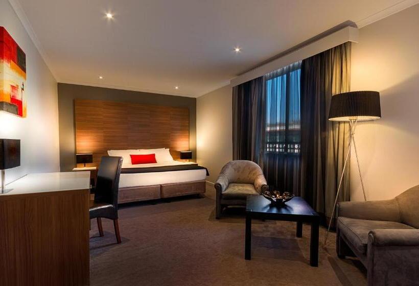 수피리어 룸, Crest On Barkly