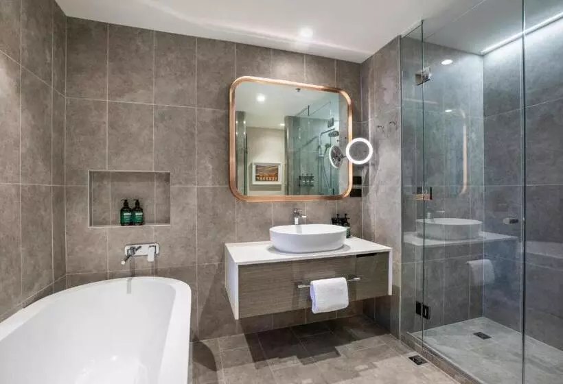 سوئیت با تخت بزرگ, Crowne Plaza Melbourne, An Ihg