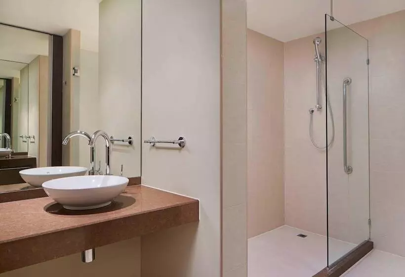 Deluxe Suite, Four Points By Sheraton Perth