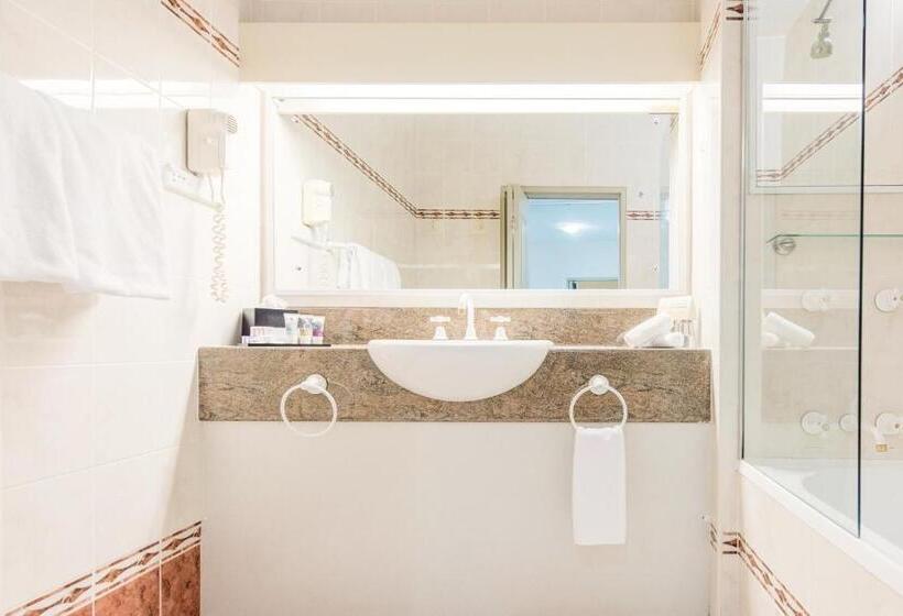 חדר אקזקיוטיב חדר קינג, Mercure Charlestown