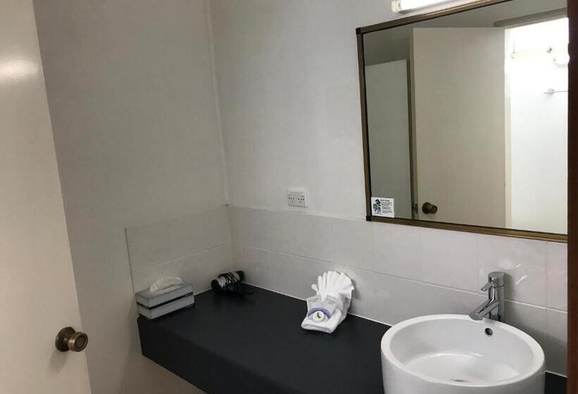 스위트, Moonraker Motor Inn