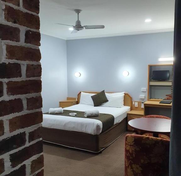 اتاق استاندارد, Moonraker Motor Inn