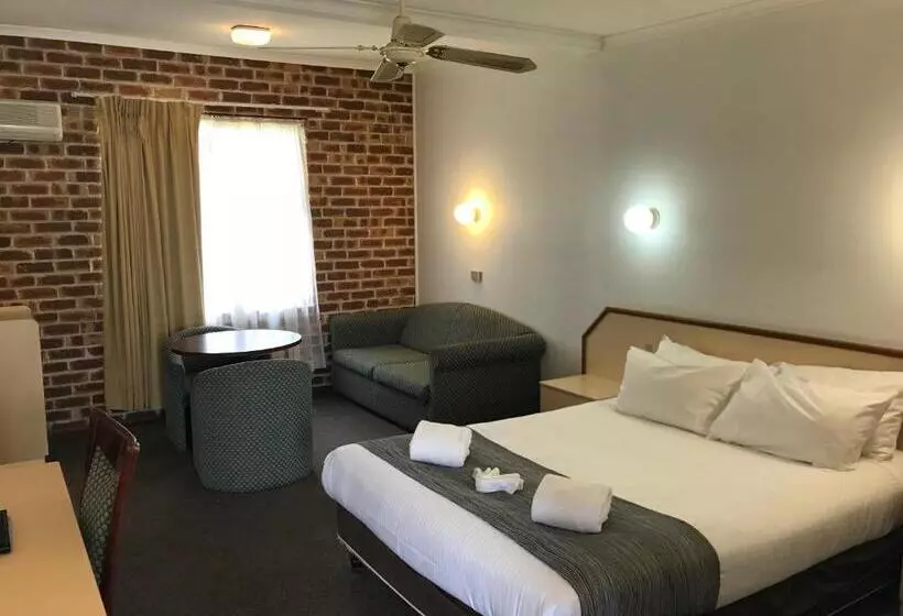 エコノミールーム, Moonraker Motor Inn