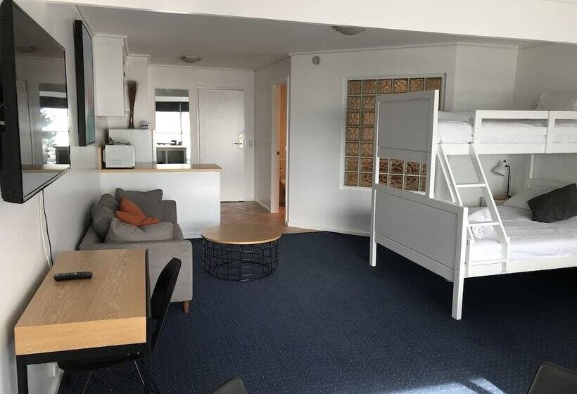 패밀리 룸, North Pier