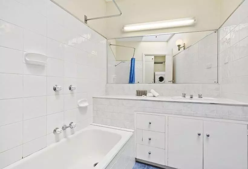 2 Bedroom Apartment with Views, North Pier