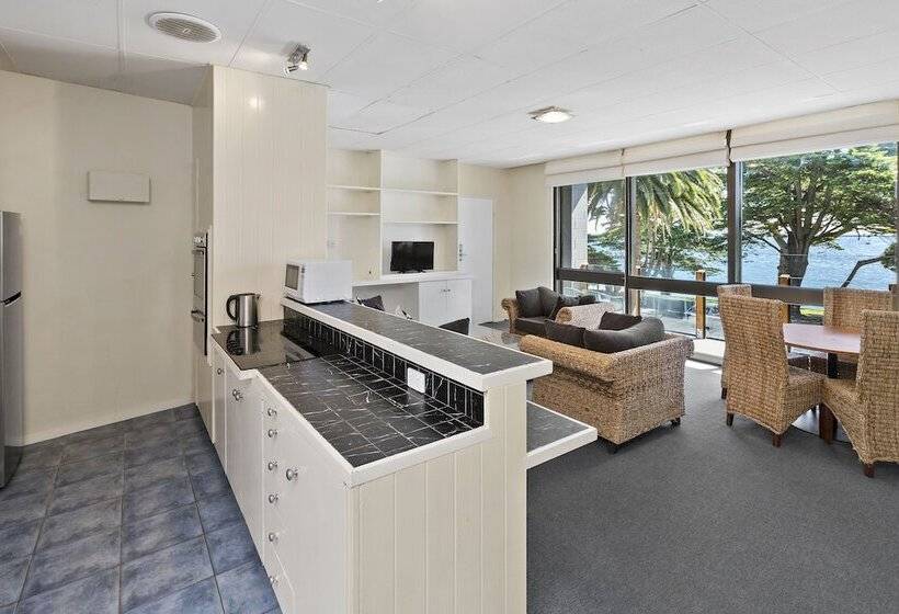 2 Bedroom Apartment with Views, North Pier