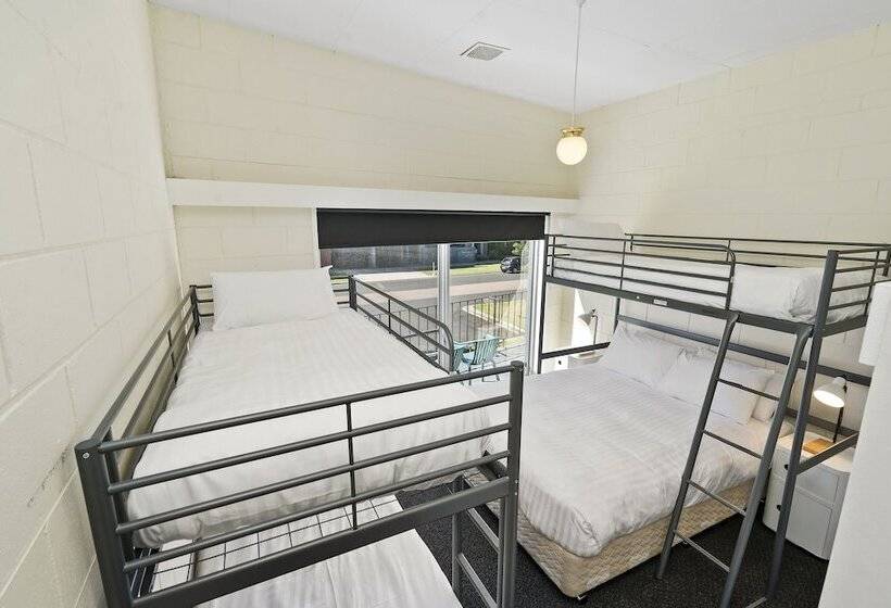 2 Bedroom Apartment with Views, North Pier