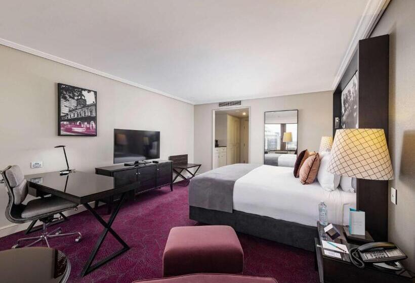 キングサイズベッド、シティビューデラックスルーム, Sofitel Brisbane Central