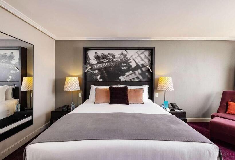 キングサイズベッド、シティビューデラックスルーム, Sofitel Brisbane Central