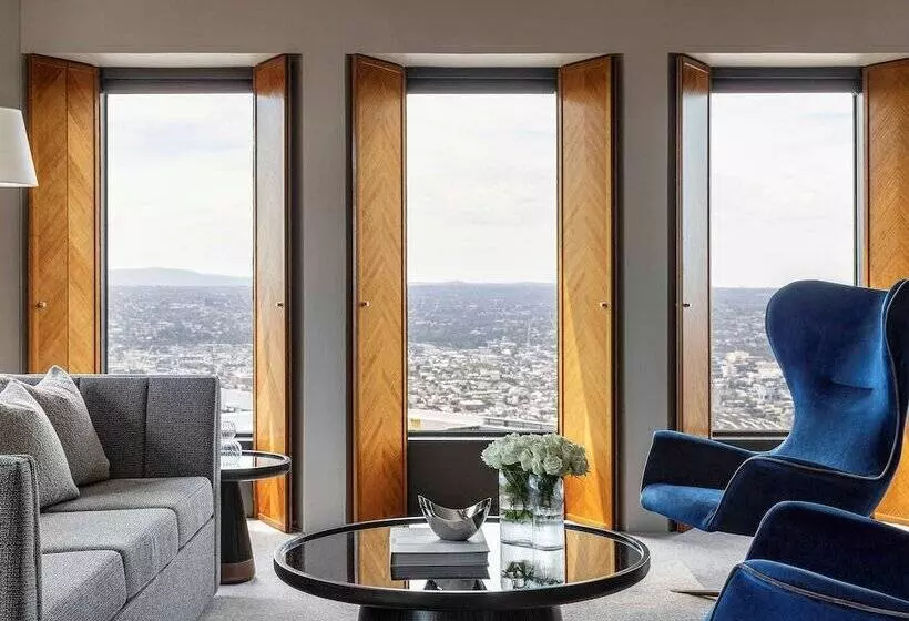 سوئیت کلاب, Sofitel Melbourne On Collins