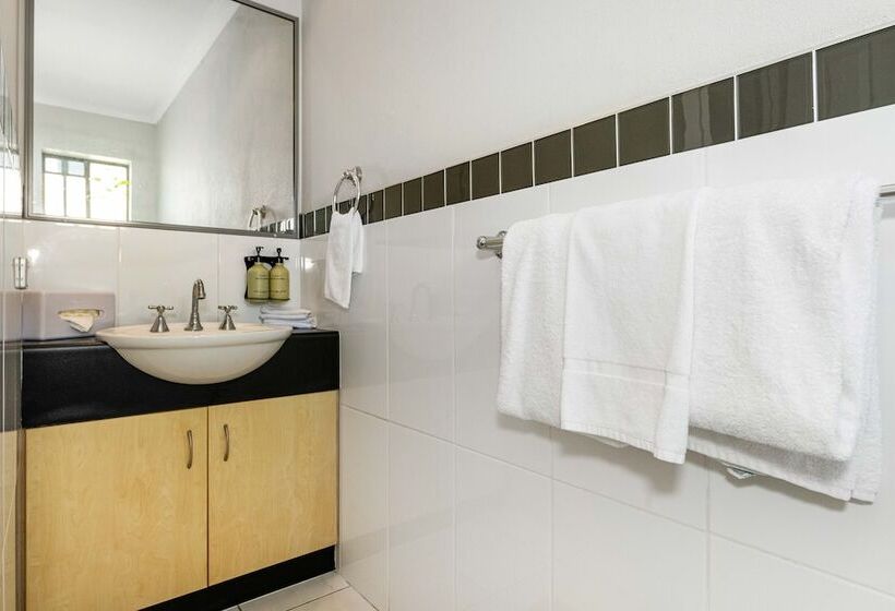 اتاق استاندارد سه نفره, Alara Motor Inn