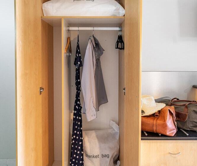 اتاق استاندارد سه نفره, Alara Motor Inn