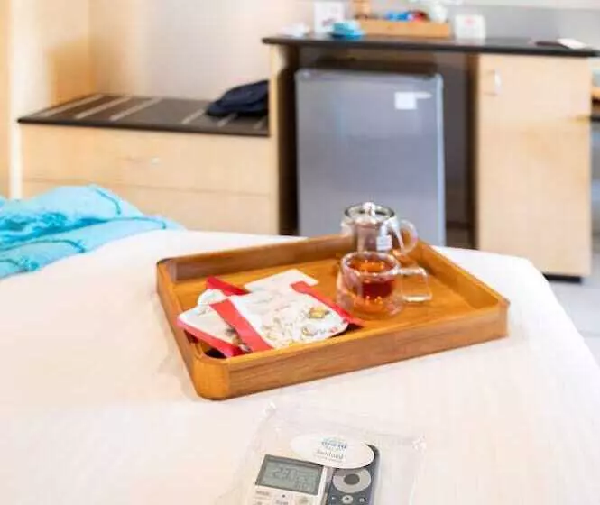 スタンダードトリプルルーム, Alara Motor Inn