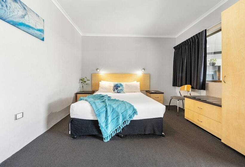 اتاق خانوادگی, Alara Motor Inn